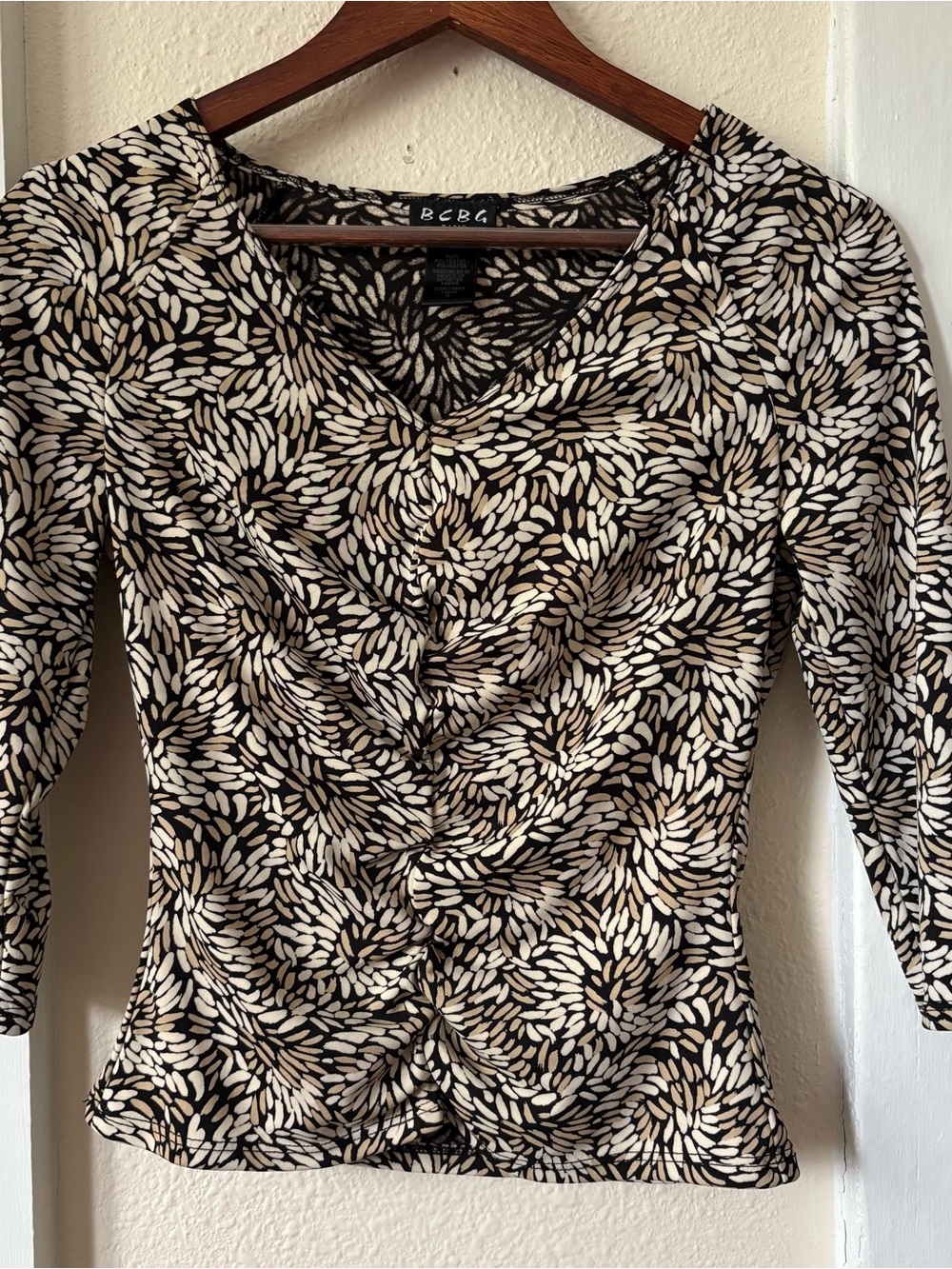 BCBG Black and Cream Printed Ruched V-Neck Top